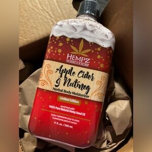 Brand New Limited Edition Hempz Apple Cider & Nutmeg Herbal Body Moisturizer.